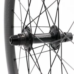 Paire De Roues Forward Joyride V2 Carbone - Jr/Exp - 10mm - 28h -Collections GJ Cycling Soldes Magasin paire de roues forward joyride v2 carbone jrexp 10mm 28h 3