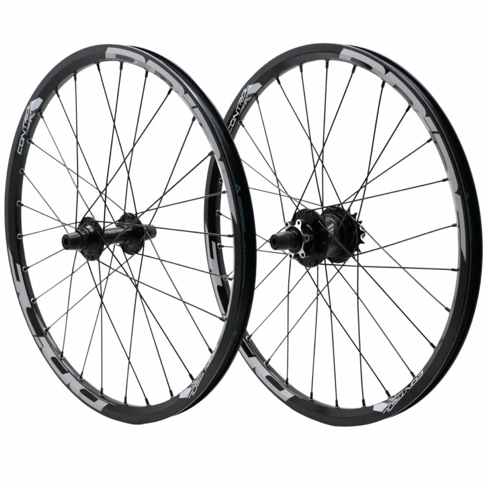 Paire De Roues Pride Control Exp Disc 28h / Forward Joyride V2 - 10mm 3 Paire De Roues Pride Control Exp Disc 28h / Forward Joyride V2 - 10mm