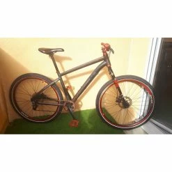 Vélo Urbain Rockrider -Collections GJ Cycling Soldes Magasin velo 275 single speed noir et rouge 1